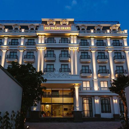 Phu Thang Grand Hotel Duc Hoa Экстерьер фото