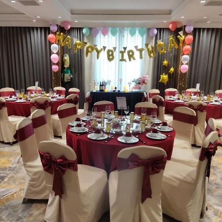 Phu Thang Grand Hotel Duc Hoa Экстерьер фото