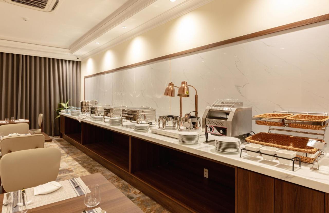 Phu Thang Grand Hotel Duc Hoa Экстерьер фото