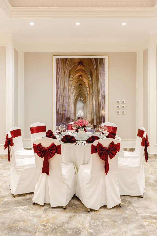 Phu Thang Grand Hotel Duc Hoa Экстерьер фото