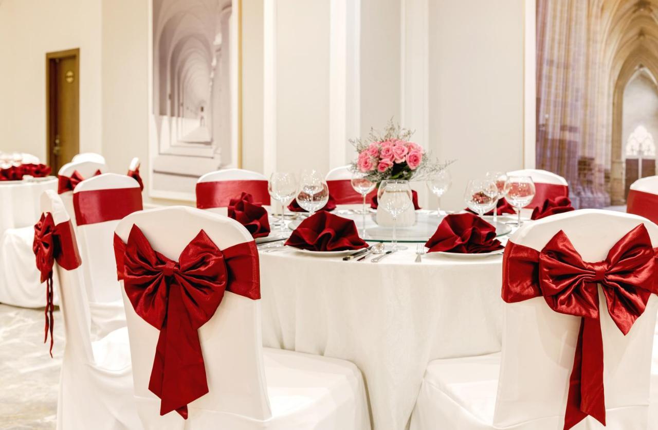 Phu Thang Grand Hotel Duc Hoa Экстерьер фото