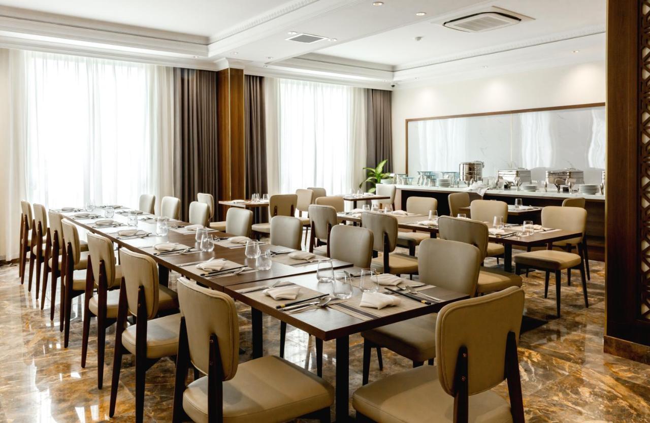 Phu Thang Grand Hotel Duc Hoa Экстерьер фото