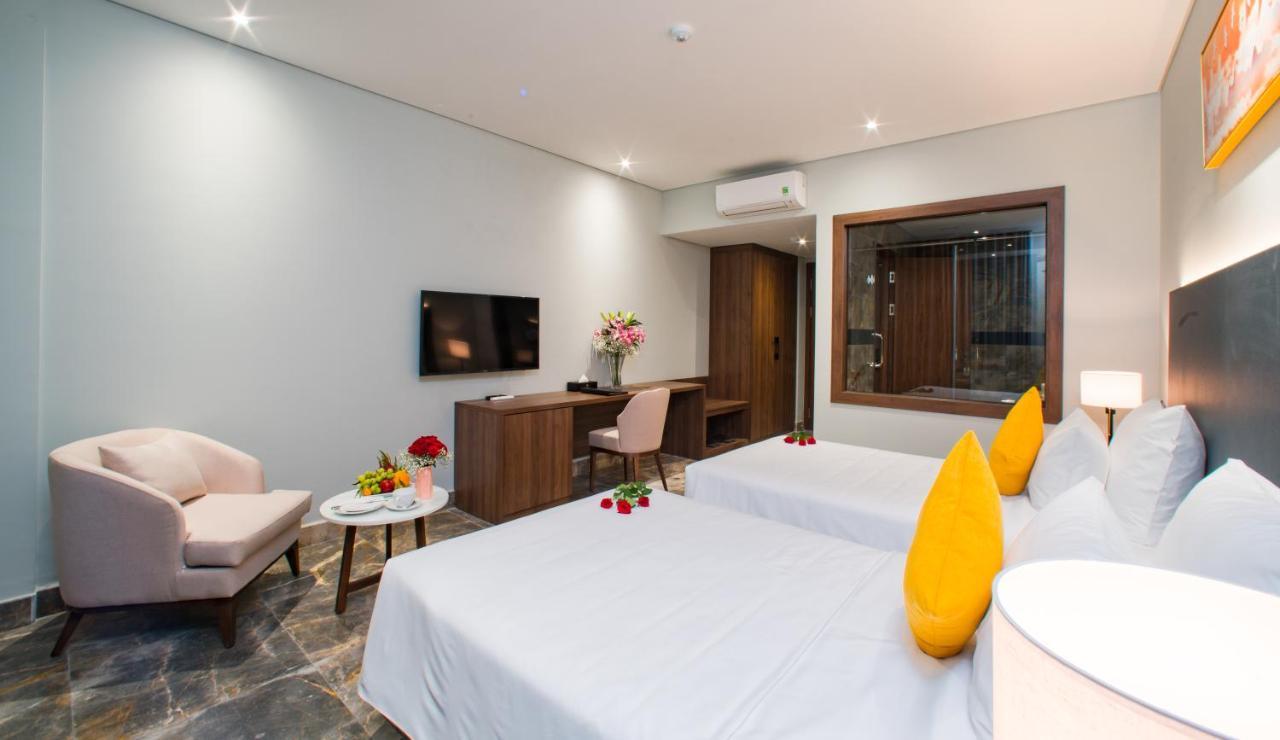 Phu Thang Grand Hotel Duc Hoa Экстерьер фото