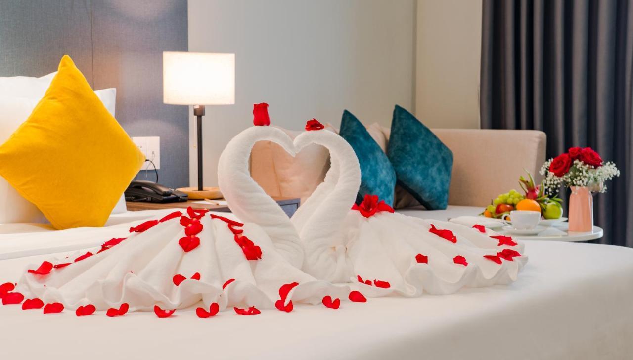 Phu Thang Grand Hotel Duc Hoa Экстерьер фото
