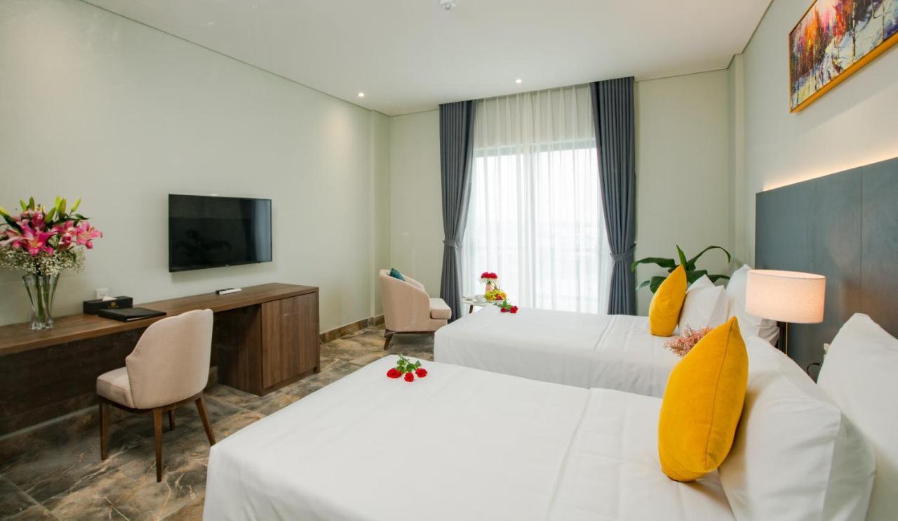 Phu Thang Grand Hotel Duc Hoa Экстерьер фото