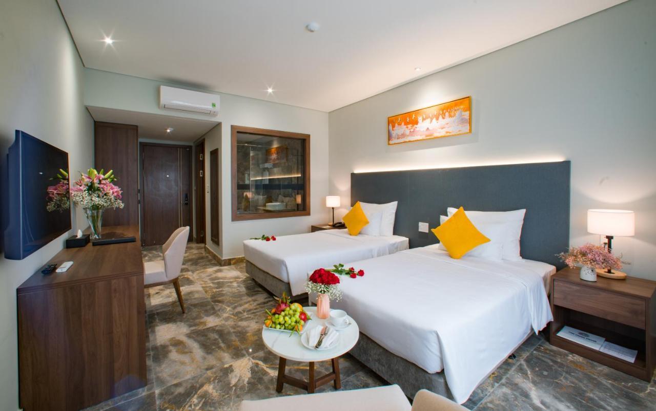 Phu Thang Grand Hotel Duc Hoa Экстерьер фото