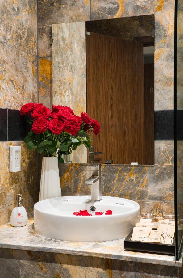 Phu Thang Grand Hotel Duc Hoa Экстерьер фото