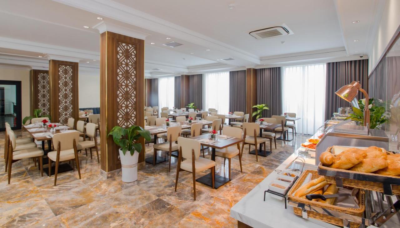 Phu Thang Grand Hotel Duc Hoa Экстерьер фото